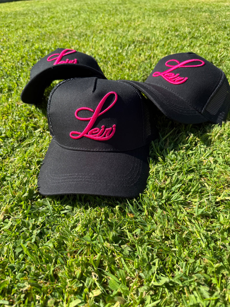 LEIRI Trucker Cap – Black & Pink